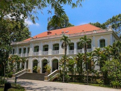 Những món đồ quý trong tòa nhà gần 150 năm tuổi ở Sài Gòn