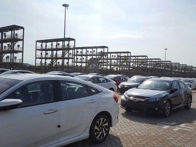 Thời điểm này, nhiều doanh nghiệp gặp khó khăn trong nhập khẩu ô tô (Ảnh minh họa)