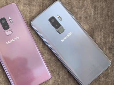 Loạt smartphone màu sắc mới lạ vừa lên kệ