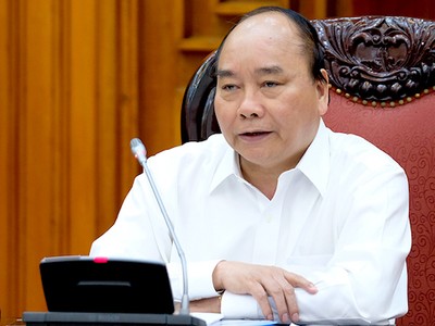 Thủ tướng Nguyễn Xuân Phúc chủ trì cuộc họp Thường trực Chính phủ với các bộ, ngành chiều 23/4. Ảnh: VGP