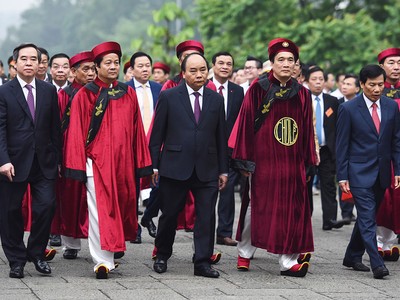 Hàng chục nghìn người dâng hương Giỗ tổ vua Hùng