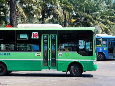 Thực hiện chương trình “Triển khai các tuyến xe buýt miễn vé phục vụ Lễ 30/4 và 01/5 năm 2018”. Ảnh: Zing.vn