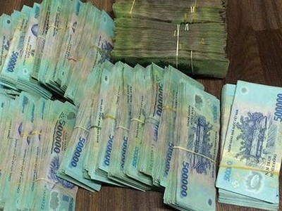 Nhân viên trạm thu phí ở TP HCM vây bắt nghi can trộm 3 tỷ