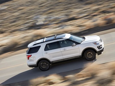 Ford cắt giảm đầu tư ở dòng xe con để đầu tư SUV, bán tải, những thế mạnh của hãng này. Ảnh: Motortrend. 