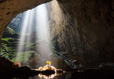 Con người bé nhỏ thế nào khi vào hang Sơn Đoòng