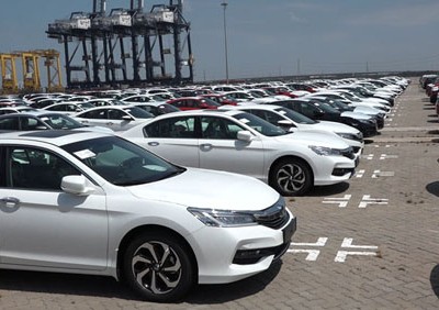 Một lô hàng hập khẩu từ Thái Lan về cảng ở TP. HCM. Ảnh: Vũ Đoan.