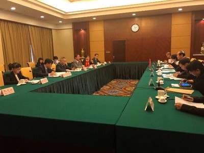 Thứ trưởng Bộ Công Thương, Trần Quốc Khánh làm việc với lãnh đạo Chính quyền nhân dân Khu tự trị dân tộc Choang, Quảng Tây Trung Quốc nhằm khai thông cho nông sản Việt Nam xuất khẩu trước những tiêu chuẩn nhập khẩu mới của Quảng Tây.