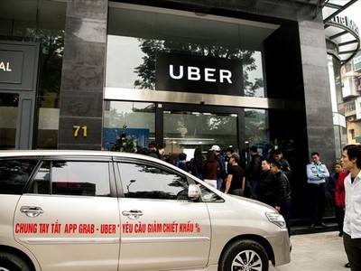 Vỡ mộng “bán máu“: Dân lái Uber bán ô tô, bỏ nghề