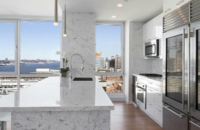 Một góc nhà bếp của căn hộ 85 triệu USD được rao bán. Ảnh: CNBC