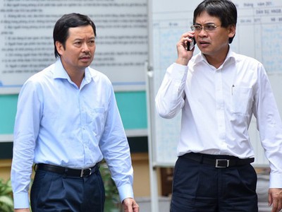 Ông Võ Quang Huy, Kế toán trưởng Vietsovpetro (trái) và ông Từ Thành Nghĩa, Tổng giám đốc Vietsovpetro.