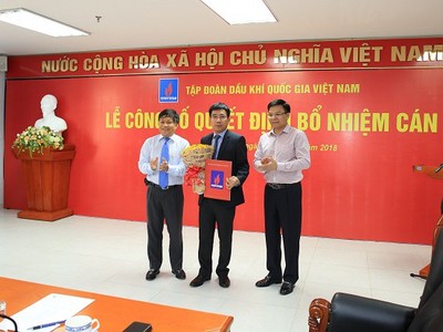 Ông Lê Xuân Huyên (giữa) được bổ nhiệm giữ chức Chủ tịch HĐTV Công ty BSR (Ảnh BSR)