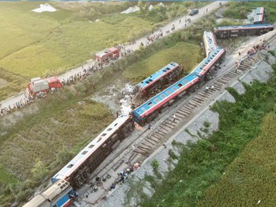 Vụ tai nạn đã làm 2 người chết (gồm lái tàu và phụ lái tàu bị kẹt trong cabin đầu máy 927) và làm 10 người bị thương, trong đó, 3 nhân viên đường sắt, 1 lái xe ô tô tải và 6 hành khách đi tàu.