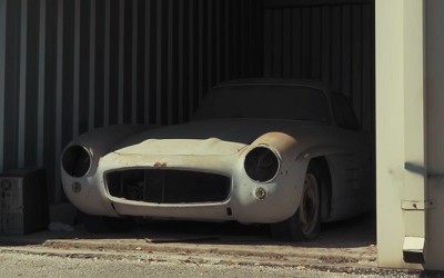 Mercedes Gullwing 300SL nằm trong kho hơn 60 năm. Ảnh: MSN.