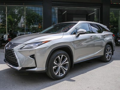Lexus RX350L 7 chỗ đầu tiên về Việt Nam giá 5 tỷ