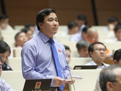 Theo Đại biểu Dương Minh Tuấn, hiện có hàng chục ngàn xe Grab trong quá trình hoạt động chỉ là thí điểm, chưa xếp vào loại nào để quản lý.