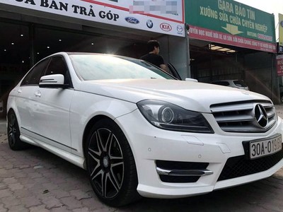 Nhiều mẫu xe cũ khan hiếm.