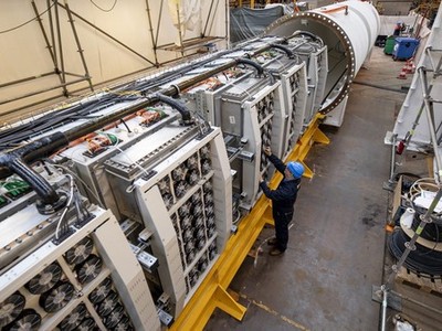 Trung tâm dữ liệu dưới biển của Microsoft có sức mạnh tương đương hàng ngàn máy tính cá nhân cao cấp và khả năng lưu trữ 5 triệu bộ phim chất lượng cao