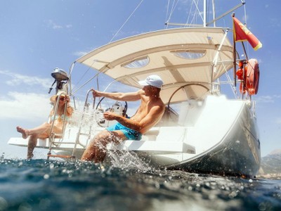 Chi phí sống ngày càng đắt đỏ khiến thế hệ Z ở Mỹ trông cậy nhiều hơn vào thừa kế. Ảnh: AFP.