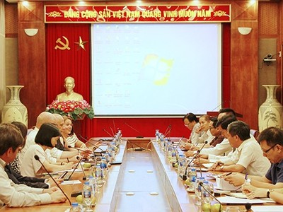 Quang cảnh buổi làm việc.
