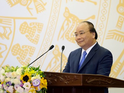 Thủ tướng Nguyễn Xuân Phúc phát biểu tại cuộc gặp mặt - Ảnh: VGP/Quang Hiếu