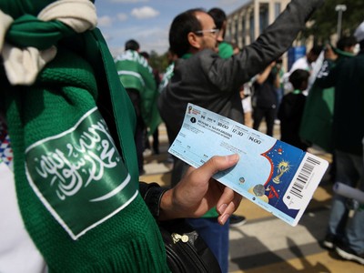 Phe vé của các trận đấu phổ biến nhất đã được bán với giá hơn 52 triệu đồng/vé. (Nguồn: REUTERS/CARL RECINE).