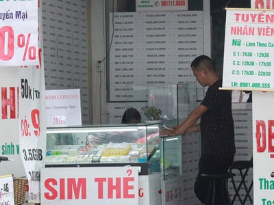 Các thuê bao di động 11 số sẽ chuyển sang 10 số bắt đầu từ 15/9 tới. Ngô Minh.