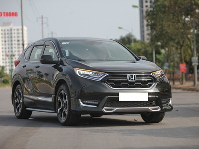 Giá xe nhập liên tục được điều chỉnh tăng chứ không giảm như mong đợi của người tiêu dùng trong nước.