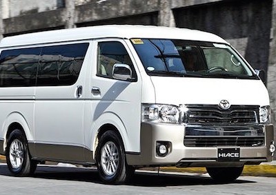 Mẫu xe Hiace nhập khẩu Thái Lan được giảm tới 210 triệu đồng.