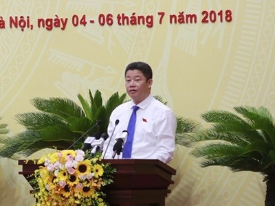 Giám đốc Sở Kế hoạch và Đầu tư Hà Nội Nguyễn Mạnh Quyền báo cáo tại kỳ họp HĐND  lần thứ 6 khóa XV.