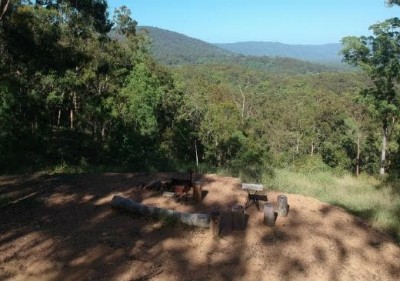 Khu vườn rộng 16,5 ha phía sau nhà  - Ảnh: News.com.au.