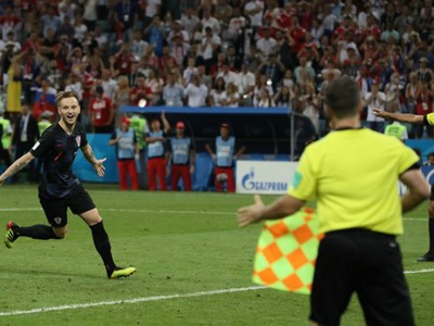 Rakitic cho thấy bản lĩnh thép khi thực hiện quả luân lưu quyết định ở trận thứ hai liên tiếp. Ảnh: FIFA.