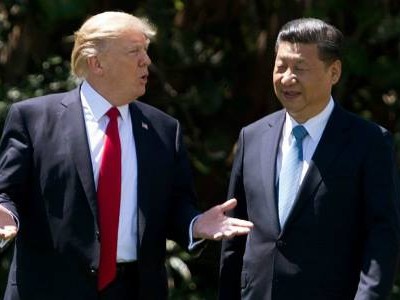 Tổng thống Mỹ Donald Trump (trái) và Chủ tịch Trung Quốc Tập Cận Bình ở Mar-a-Lago, Florida, tháng 4/2017. Ảnh: AFP.