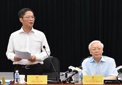 Bộ trưởng Bộ Công Thương Trần Tuấn Anh đã báo cáo Tổng Bí thư Nguyễn Phú Trọng nhiều vấn đề nóng của ngành Công Thương trong buổi làm việc sáng 11/7.