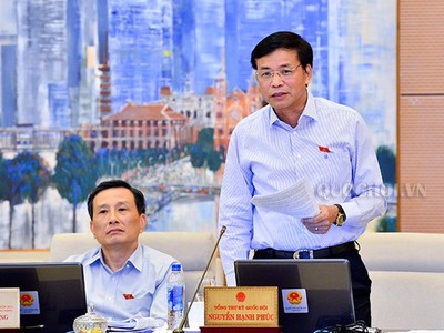 Tổng thư ký Quốc hội Nguyễn Hạnh Phúc báo cáo sơ bộ về dự kiến kế hoạch lấy phiếu tín nhiệm tại kỳ họp Quốc hội cuối năm nay.