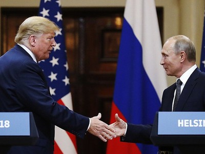 Tổng thống Trump và Tổng thống Putin trong cuộc gặp tại Helsinki ngày 16/7 (Ảnh: AP).
