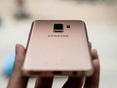 Galaxy S9 và S9+ vừa ra mắt tháng 3 và đang là smartphone cao cấp nhất của Samsung. 