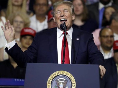 Tổng thống Mỹ Donald Trump trong cuộc vận động chính trị hôm 31/7 tại thành phố Tampa, bang Florida, Mỹ. Ảnh: AP.