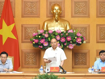 Thủ tướng Nguyễn Xuân Phúc chủ trì phiên họp thứ nhất của Ban chỉ đạo quốc gia về cơ cấu lại nền kinh tế, đổi mới mô hình tăng trưởng.