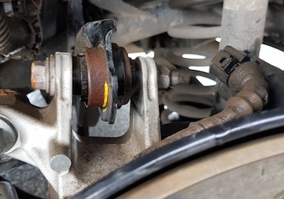 Vị trí bị gỉ trên một chiếc CR-V 2018 tại Hà Nội.