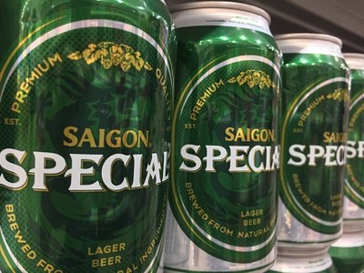 Bia Sài Gòn được bày bán tại một siêu thị Hà Nội. Ảnh: Anh Tú.