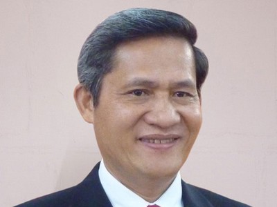 Ông Lữ Ngọc Cư khẳng định không có chuyện ông làm Phó tổng giám đốc Tập đoàn Trung Nguyên (ảnh báo Đắk Lắk).