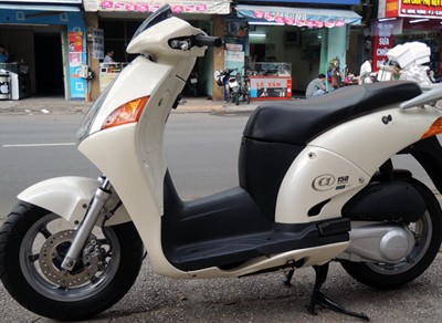 Honda @ - biểu tượng nhà giàu Việt cuối những năm 90