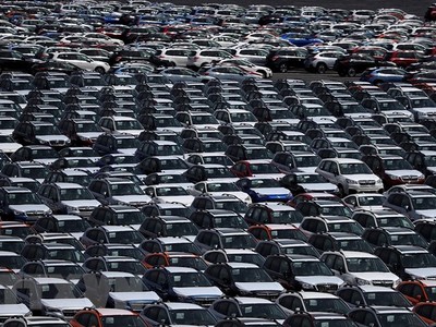Xe ôtô mới tại một kho bãi ôtô gần cảng Richmond, California, Mỹ. (Ảnh: AFP/TTXVN).