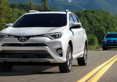 Toyota RAV4 2019 lăn bánh trên đường ở Mỹ. Mẫu xe này vượt Nissan X-Trail dẫn đầu doanh số phân khúc SUV nói chung trên thế giới. Ảnh: 2019suvs. 