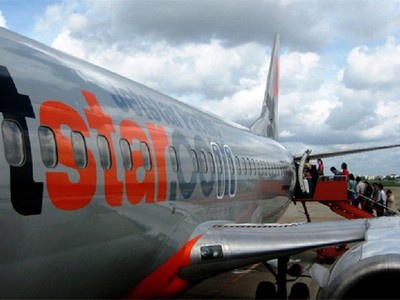 Nữ du khách nước ngoài bỏ quên 300 triệu đồng trên máy bay đã được trao trả lại.