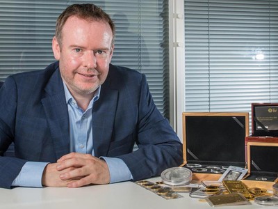 Rob Halliday-Stein, 41 tuổi, bắt đầu công việc kinh doanh vàng từ 10 năm trước. (Nguồn: SWNS:SOUTH WEST NEWS SERVICE).