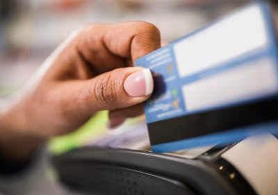 Quy tắc 'ba không' tránh đổ nợ khi quẹt thẻ tín dụng