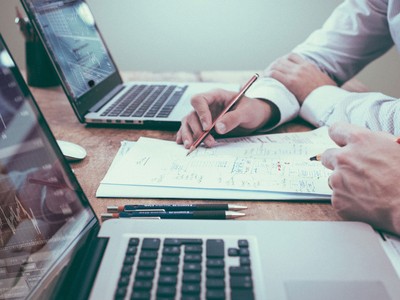 Những hoạt động mà doanh nghiệp muốn lấy ý kiến cổ đông bằng văn bản cần được quy định rõ tại Điều lệ công ty.