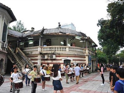 Toà nhà kiến trúc Pháp trong cung Thiếu nhi bị đề nghị thu hồi. Ảnh: Tiền Phong.