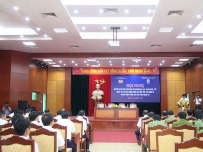 Toàn cảnh hội nghị.